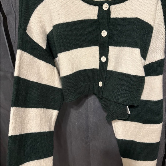 green and white cardigan - Picture 2 of 3